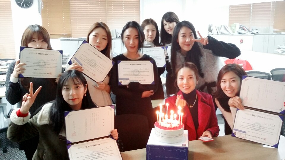 퍼스널컬러 수료를 축하드립니다 ♥